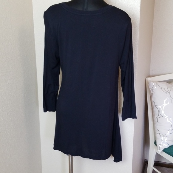 LOGO Long Sleeve Vneck Black Top - Picture 4 of 6